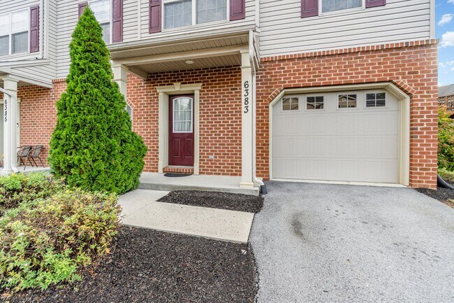 Building Photo - 6383 Creekbend Dr