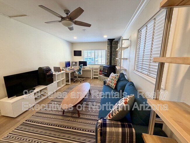 Foto del edificio - 1928 N Lynn Dr