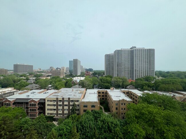 Building Photo - 720 W Gordon Terrace