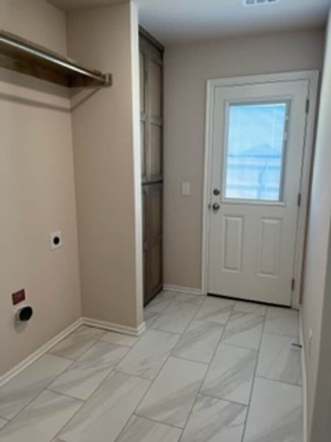 Foto del edificio - 2925 NW 195th St