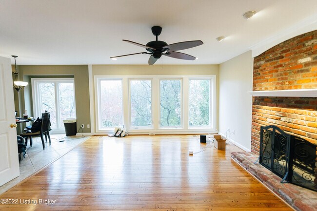 Foto del edificio - 2417 Ashwood Dr