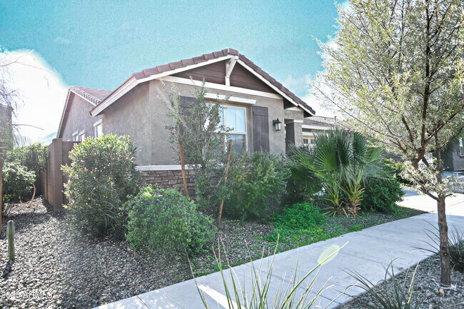 Foto del edificio - 1535 W Corral Rd