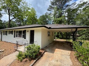 Building Photo - 2753 Delowe Dr