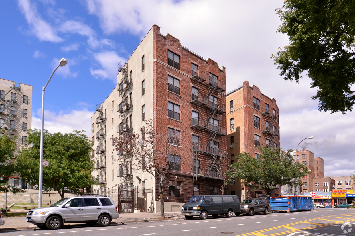 Building Photo - Sycamore Apartments