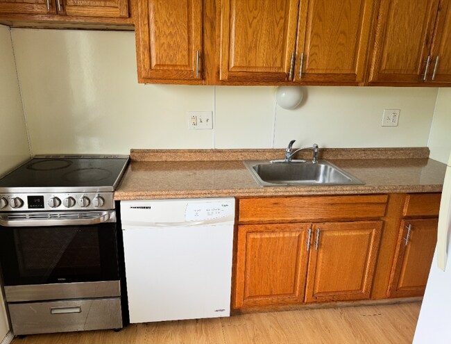 Foto del edificio - 715 Thompson Dr