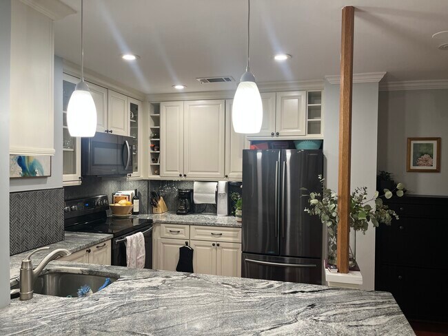 Cocina - 2440 16th St NW