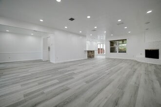 Building Photo - 9807 Braewick Dr