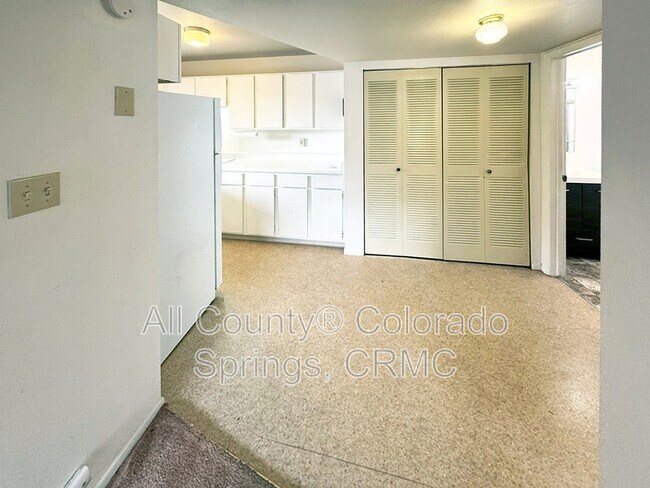 Foto del edificio - 1105 Cree Dr