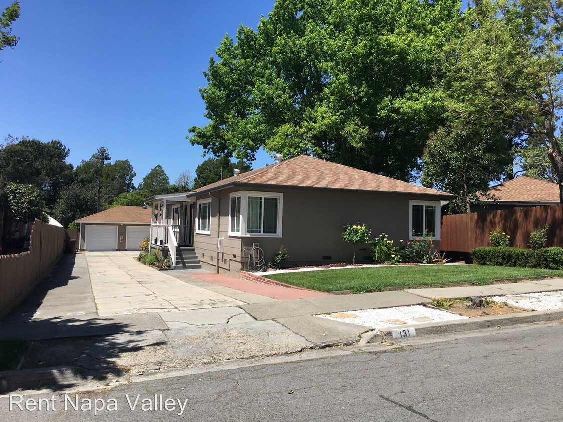 Foto principal - 131 Davis Ave
