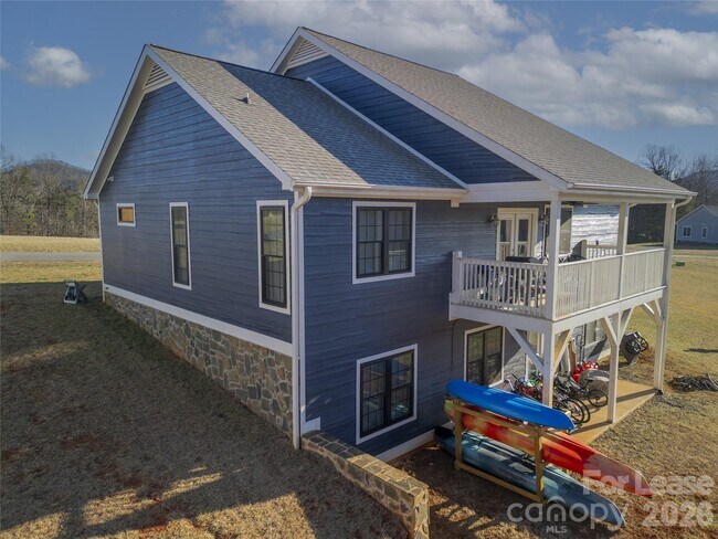 Foto del edificio - 118 Grace Estates Dr