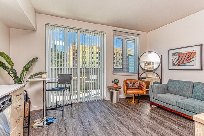 Studio - 508SF - Terrace Station