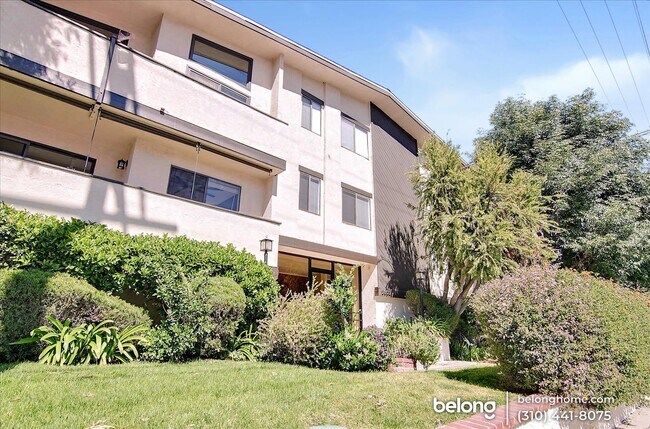 Building Photo - 5805 Whitsett Ave