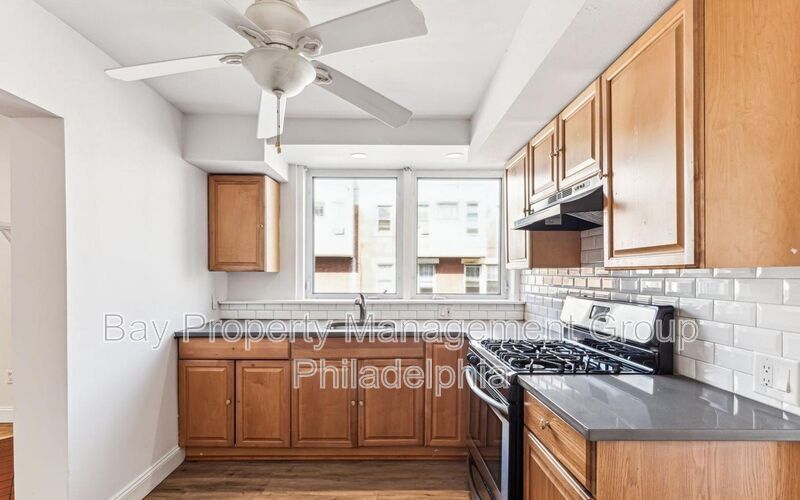 Foto principal - 129 S 63rd St