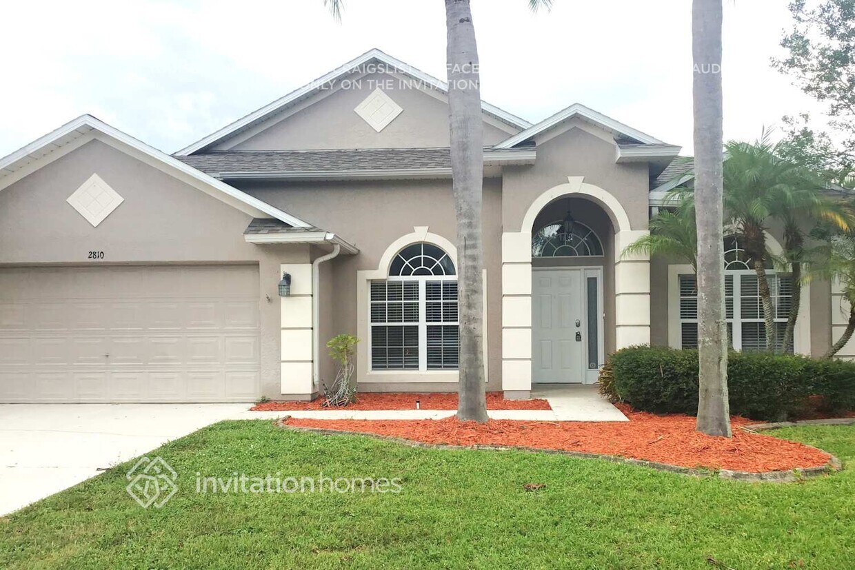 Foto principal - 2810 Whistler St