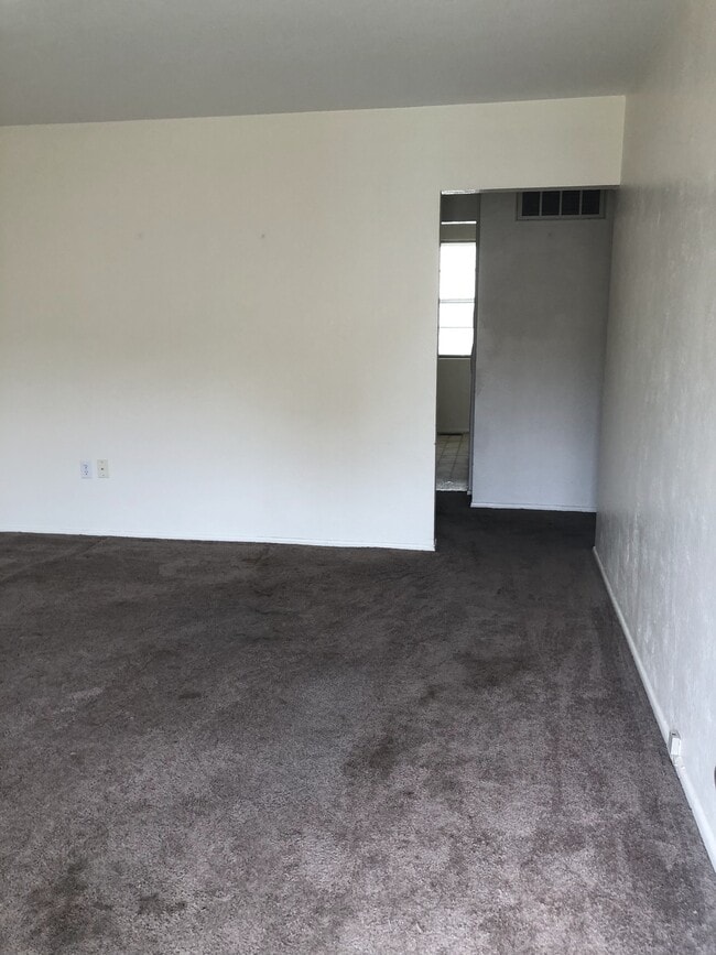 Living room pic 2 - 633 S 11th St