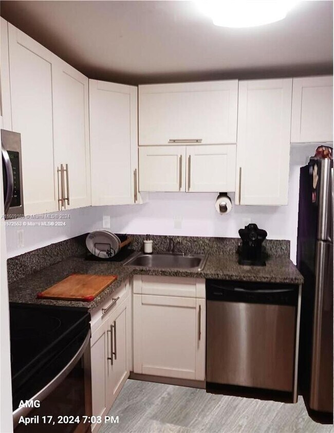 Foto del edificio - 4810 NW 79th Ave