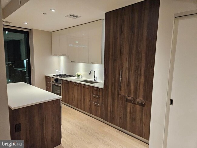 Foto del edificio - 1650 Silver Hill Dr