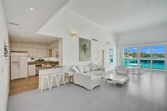 Building Photo - 6770 Indian Creek Dr