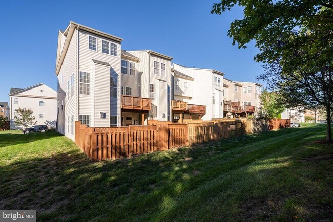Building Photo - 42029 Bushclover Terrace