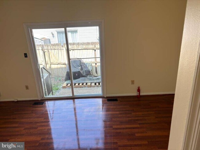 Foto del edificio - 3021 S Grove