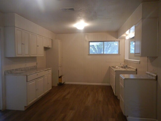 Foto del edificio - 10338 Homestead Rd