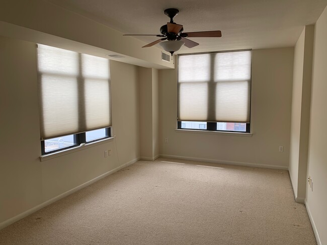 Foto del edificio - 1021 N Garfield St