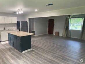 Building Photo - 124 Gordon Crockett Dr