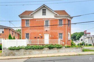 Building Photo - 773 Admiral St