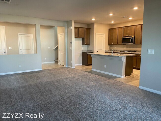 Building Photo - 4 br, 3 bath House - 10734 Silver Pond Avenue
