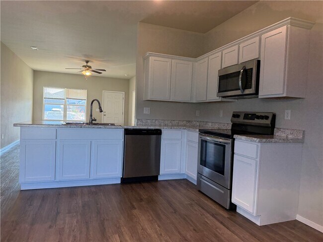 Foto del edificio - 6701 SW Chalkstone Rd