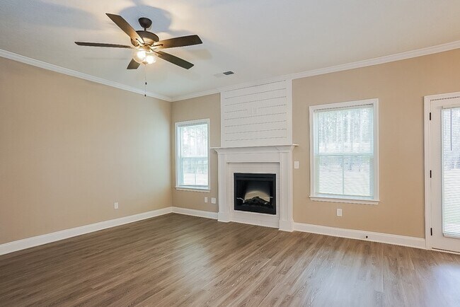 Foto del edificio - Beautiful 4 Bedroom Home in Grovetown, GA