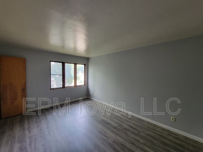 Building Photo - 228-1/2 Hammond Ave