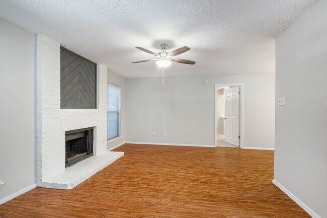 Foto del edificio - Cute 2 Bedroom, 2 Bath Condo in Northwest ...