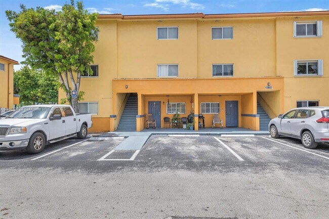 Foto del edificio - 8240 SW 149th Ct