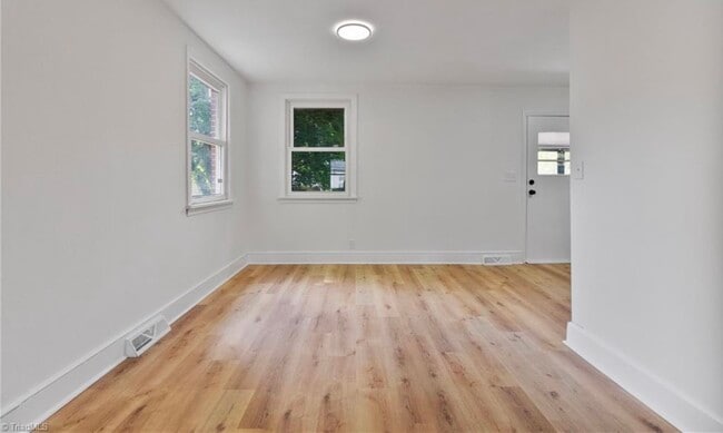 Building Photo - 312 Vance St