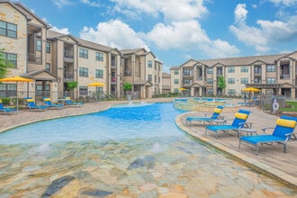 Building Photo - Willowbend