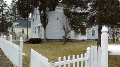 Building Photo - 166 Sutton St