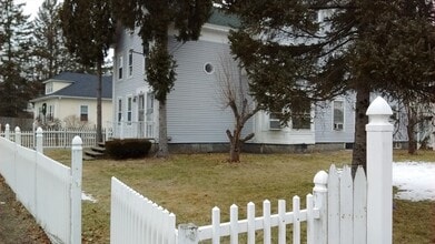 Building Photo - 166 Sutton St