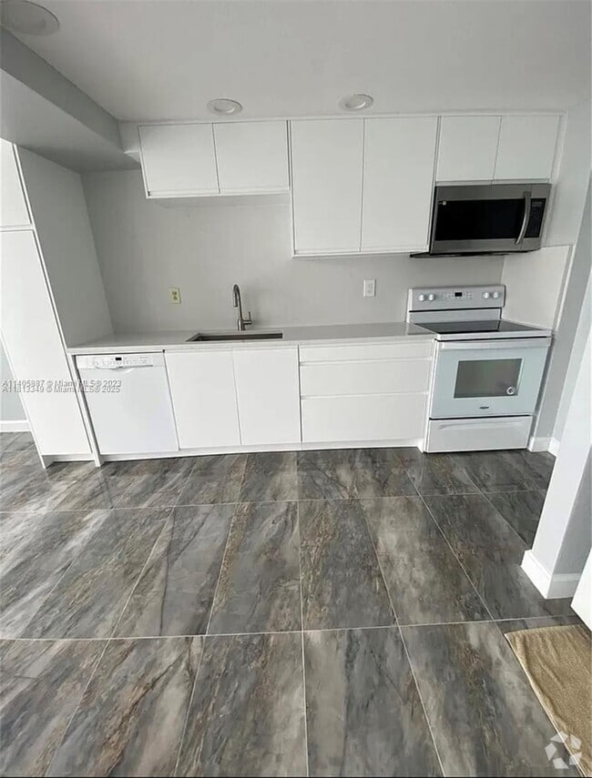 Building Photo - 2101 Atlantic Shores Blvd