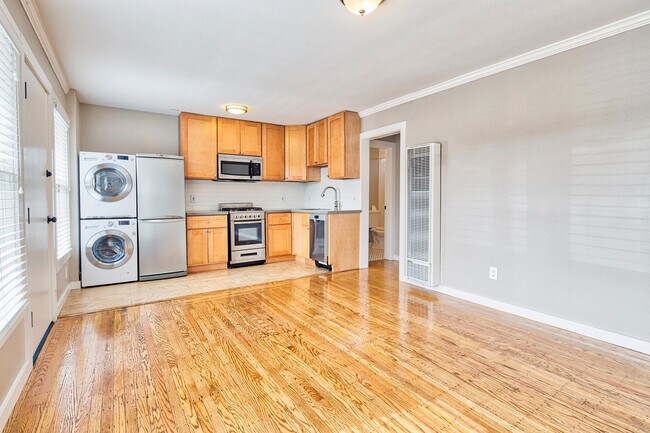 Foto del edificio - 2441 Curtis St