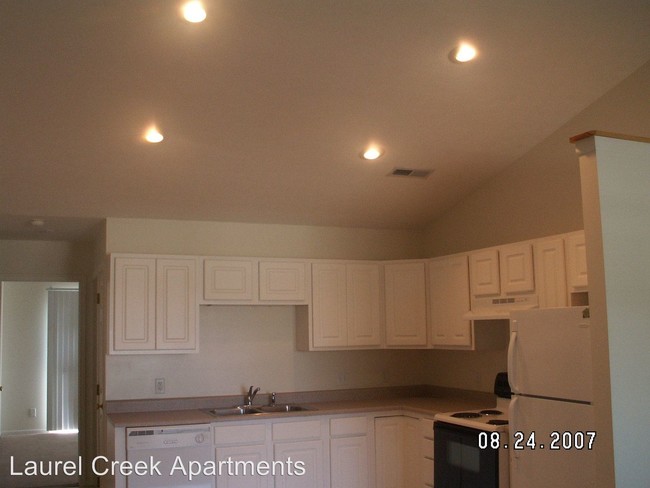 Building Photo - 2280 Shamrock Ln