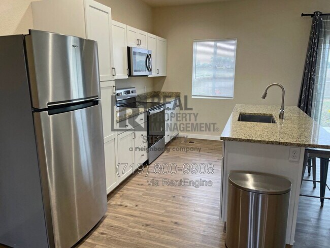 Building Photo - 430 E Stardust Dr