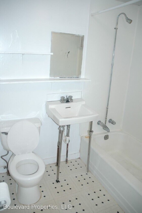 Building Photo - 1 br, 1 bath House - 130.5 Easy Street