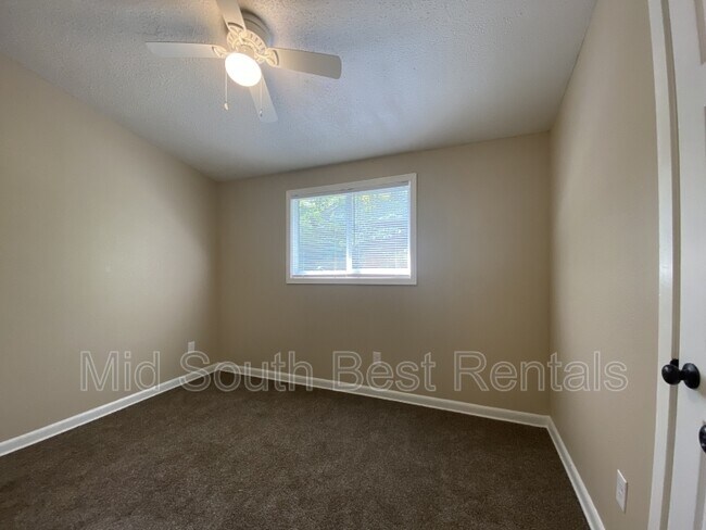 Foto del edificio - 4327 Mountain Terrace St