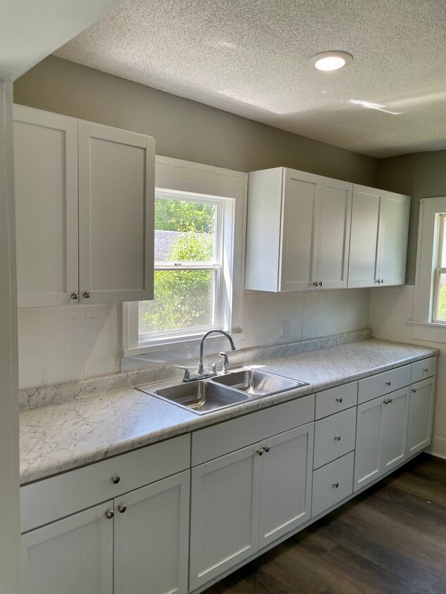 Kitchen - 3406 2nd Ave