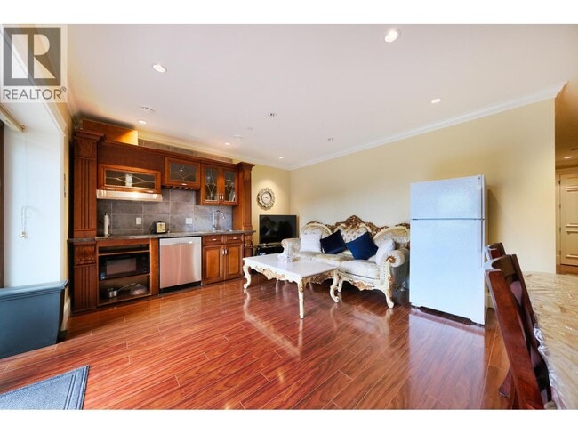 Building Photo - 2195 Palmerston Ave