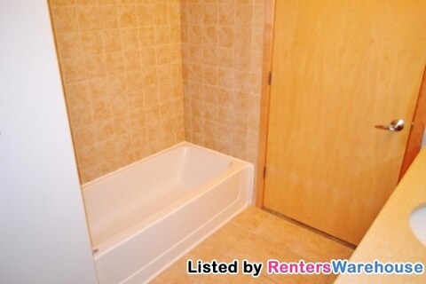 Building Photo - 1502 5th St N