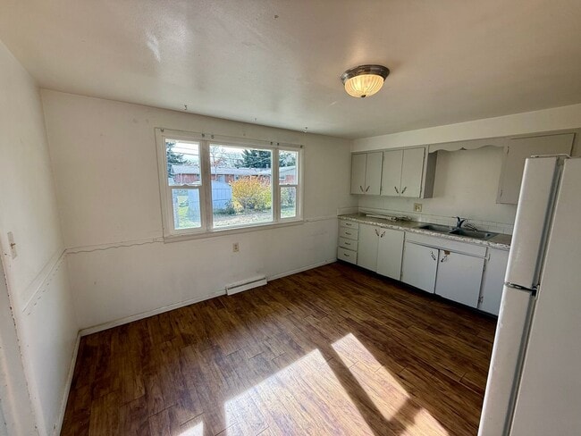 Building Photo - 3 Bedroom, 1 Bath Ranch Home in Northwest Loveland, CO - New Carpet, New Paint, Appliances, Windo...