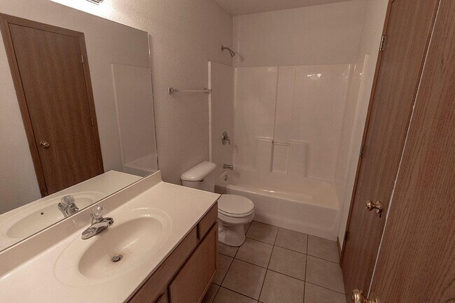 Building Photo - 1635 Bold Ruler Ct