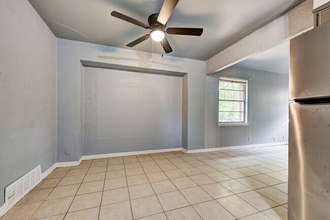 Foto del edificio - 325 NW 84th St
